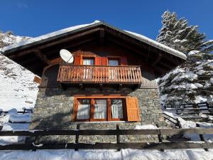 Chalet Caldo & Accogliente a Cheggio "Obrigado House"