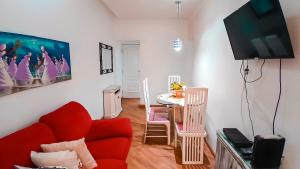 Conforto em Copacabana - 2 Quartos com Ar, Wi-fi a 5min praia