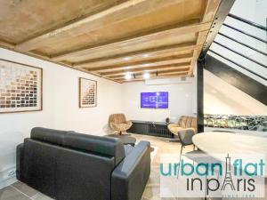 UrbanFlat 09 - Stylish Duplex Apartment on Champs-Elysees
