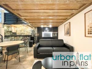 UrbanFlat 09 - Stylish Duplex Apartment on Champs-Elysees