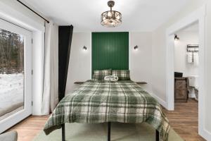 Brand New 4000 SF Vacation Home on 53 acres!