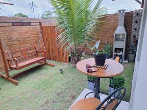 5 pessoas-praia-jacuzzi-Ar em cada quarto -Wi-Fi-estacionamento Residencial Raio de Sol