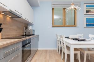 Dom Posejdon - Apartament na poziomie -1 by Renters Prestige