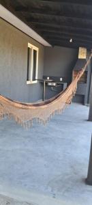 Casa com piscina e pátio grande