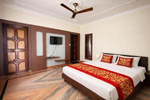Hotel Mall Road Kavyansh Inn Near Ghorakhal Temple - Free Wi-Fi - Spa - Restaurants Facilities - Best Hotel