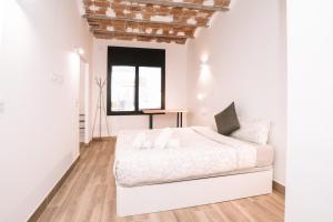 Duplex Oasis with Terrace, Pool and BBQ & Parking