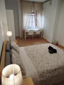 Double room in the City Center-Near Metro Lines 1 & 5