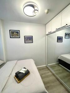 Nyli Minimalist Suite