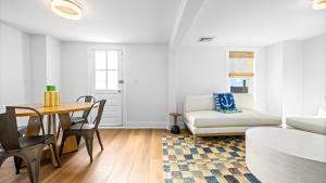 5BR plus Den - Downtown OC - Sleeps 16