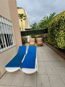 LARGE garden, Shared pool, Perfect location