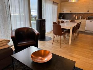 Ski-in, ski-out med milsvid utsikt och bastu