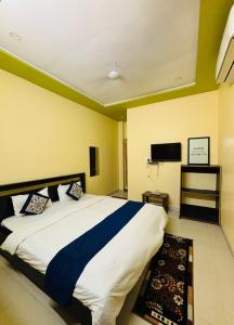 Raaj guest house