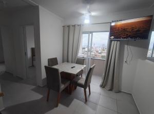 Apartamento com piscina e vista para o mar
