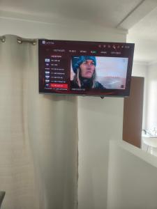 Apartamento com piscina e vista para o mar