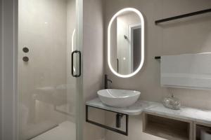 East Parade Collection, Opaz House Flat 1