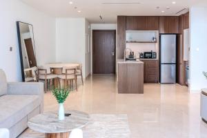 Dubai Harbour Marina View with Beach Access