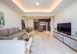 Dubai Harbour Marina View with Beach Access