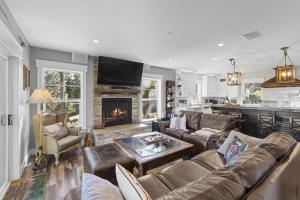 Lakeview Luxury Retreat with Hot Tub and Game Room