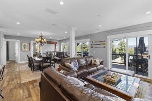 Lakeview Luxury Retreat with Hot Tub and Game Room