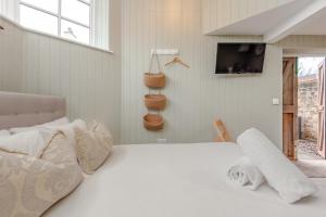 1 Bed Home - Sleeps 2 - Pets - Patio - Parking