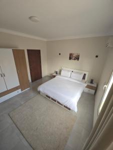 Apartment - Prime Location - Sheikh Zayed