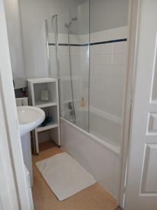 Studio front de mer, jardin, parking