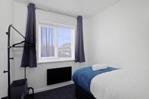Stylish 2-Bed flat, fast Wi-Fi, Sky & free parking