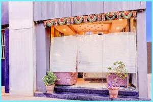 Hotel Vasudha Premium Near Shri Mahakaleshwar Jyotirlinga Temple, Ujjain