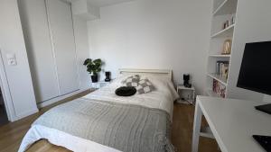 Modern and cozy Stay I Terrace and Parking I 10 min by car Orly airport I Quick access to Paris