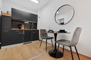 Moss & Gold Neu-Ulm - BRIGHT Collection - Studio für 3 mit Parkplatz, Küche, Arbeitsplatz