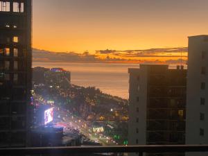 Высокая квартира студия 42 м2 на 26 этаже с видом на горы