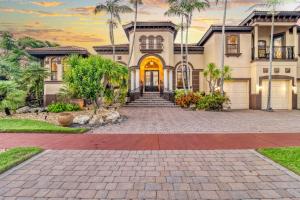 Tranquility - 4000 Sq ft of Luxury - Private PoolSpa, Walk Everywhere, Pet Friendly