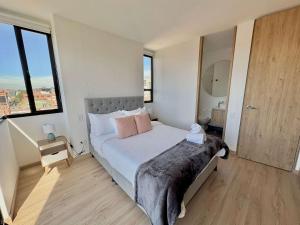 Luxury 1BR - Balcony - Coworking - City views