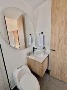 Luxury 1BR - Balcony - Coworking - City views