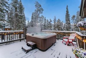 Blue River Lodge Private Hot Tub plus Fire Pit