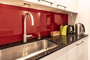 The R Apartment Mittelfelsen - Quiet, Free Parking