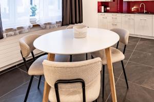 The R Apartment Mittelfelsen - Quiet, Free Parking