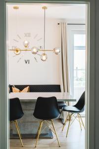 YAYstay - "Lux" I 65m2 I Bahnhof I Balkon I TV I Kaffee I Waschmaschine I Trockner