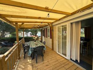 Bungalow 525 proche Piscines, 3ch, Camping Le Lac des Rêves, Fun Zone