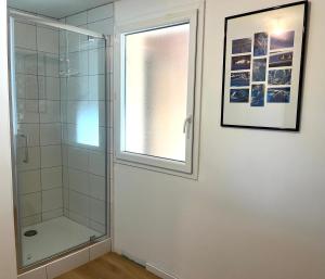 Maison lumineuse type chalet, au pied des pyrénées, jusquà 10 personnes