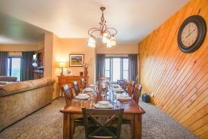 Silver Creek 5801 Penthouse 4 Br Condo Slope Side, Sleeps 17