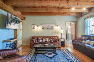 Autumn Escape | Indoor Plunge Pool + 22 Guests