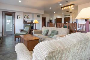 Soaring Eagle #201: 3 Bedrooms, 2 Full Baths: Slope Side