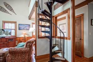 Autumn Mountain Stay | Whistlepunk 32, 4BR + Loft