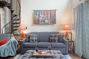 Whistlepunk 36: 1 Br Plus Bonus Sleeping Loft Slope Side