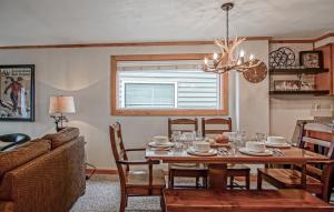 Powderidge 40: Slope Side, Sleeps 9 Full Kitchen