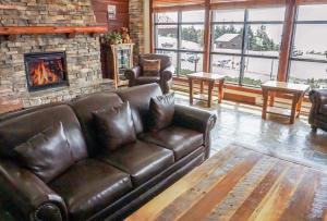 Rimfire 303: 1 Br Sleeps 4 Walking Distance to skiing, shops