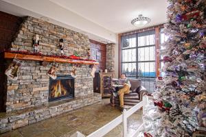 Rimfire 303: 1 Br Sleeps 4 Walking Distance to skiing, shops