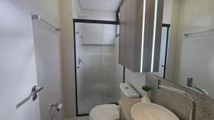 Lindo Apto novo 3 suítes no coração de Meia Praia