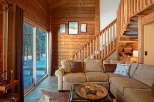 2 Br Plus Loft: Powder Monkey 2